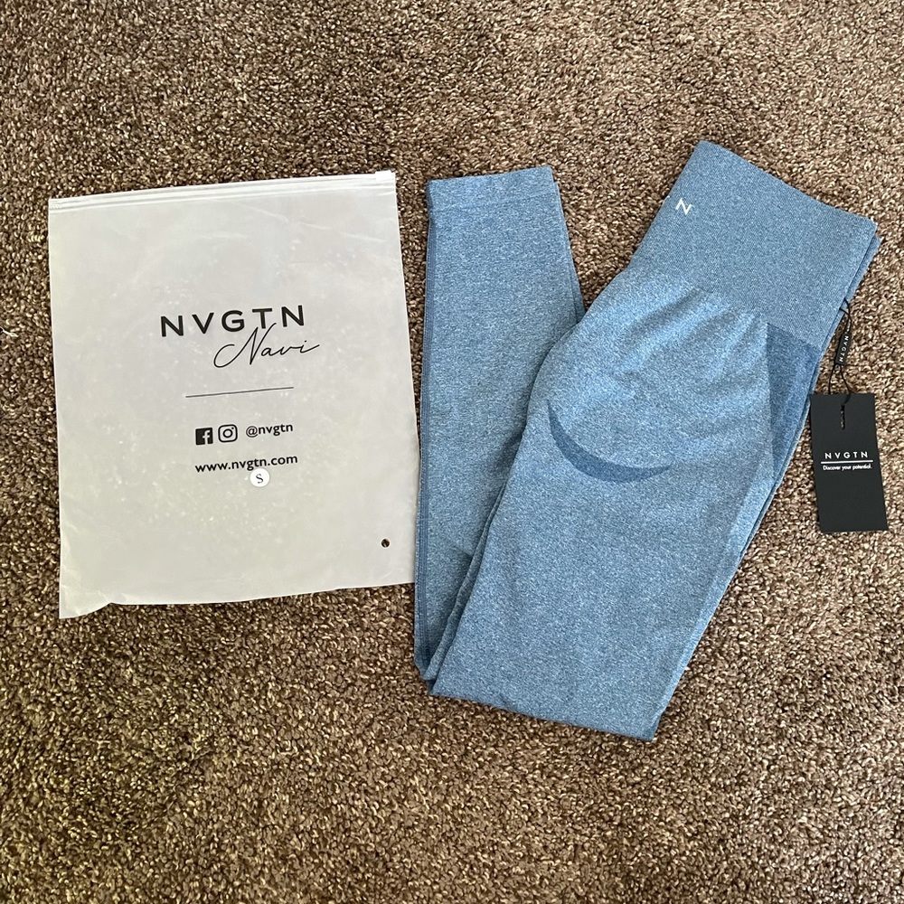 BNWT!! NVGTN SLATE BLUE CURVE LEGGINGS